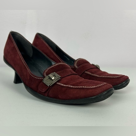 Stuart Weitzman Women’s Suede Kitten Heel Pump Size 9 - Picture 2 of 10